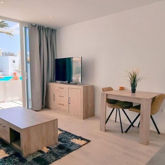 Puerto Del Carmen Airconditioned 2Bed Poolside Apt Exterior photo